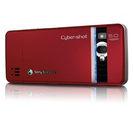 Sony Ericsson C902 - Varianta Luscious Red, vedere din spate, deschis