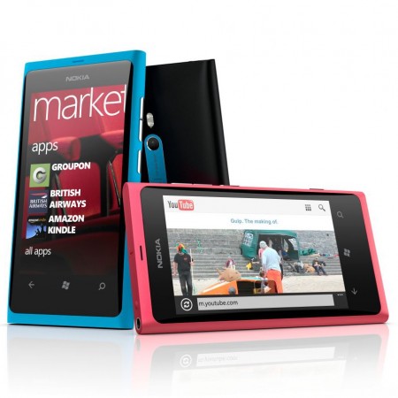Nokia Lumia 800 - Trei telefoane (3)