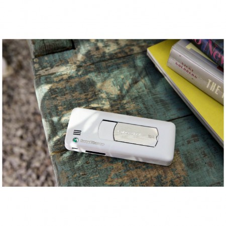 Sony Ericsson C901 GreenHeart - Vedere din spate, orizontal