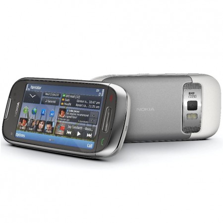 Nokia C7 - Vedere din fata si spate