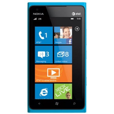 Nokia Lumia 900 - Vedere din fata