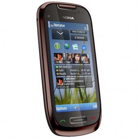 Nokia C7 - Vedere din fata/ stanga (1)