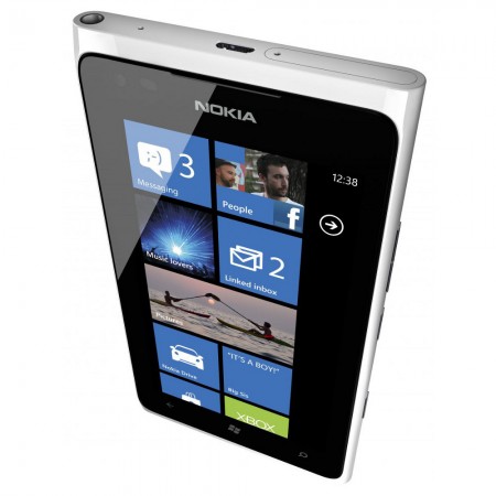 Nokia Lumia 900 - Vedere din fata/ sus
